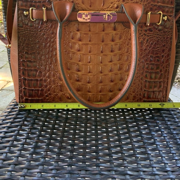 Crocodile Textured Structured Handbag - Picture 6 of 7